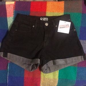 R 1893 size 2 black jean shorts